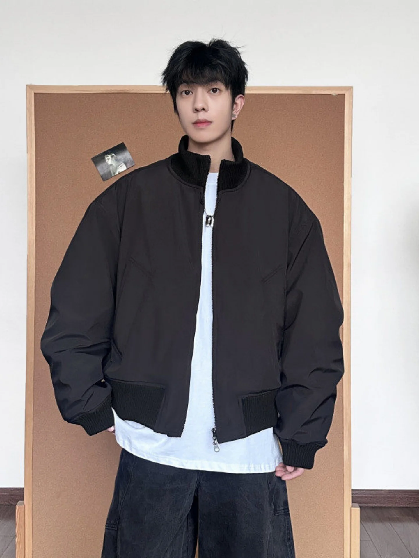 Cleanfit Pilot Sle ort Cotton Jaet Men's Faion Winter Coat Warm Polyester Fabric Zipper Closure Casual Leisure Coat
Cleanfit Pilot Sle ort Cotton Jaet Men's Faion Winter Coat Warm Polyester Fabric Zipper Closure Casual Leisure Coat