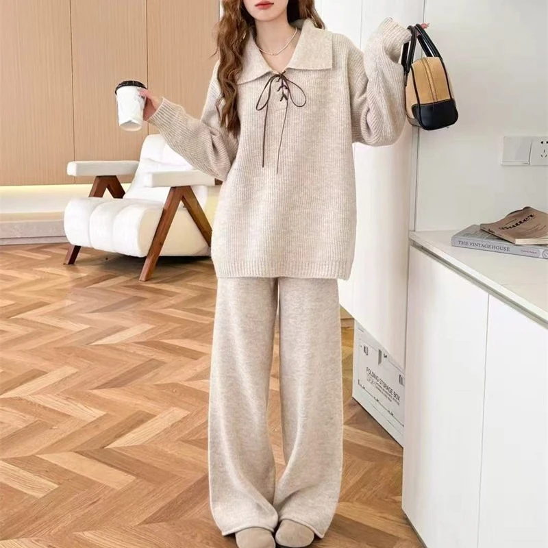 Повседневный свободный однотонный вязаный пуловер на шнуровке с длинными рукавами + брюки с эластичной резинкой на талии, комплект из 2 предметов, осенне-зимний женский костюм, новый корейский
Повседневный свободный однотонный вязаный пуловер на шнуровке с длинными рукавами + брюки с эластичной резинкой на талии, комплект из 2 предметов, осенне-зимний женский костюм, новый корейский