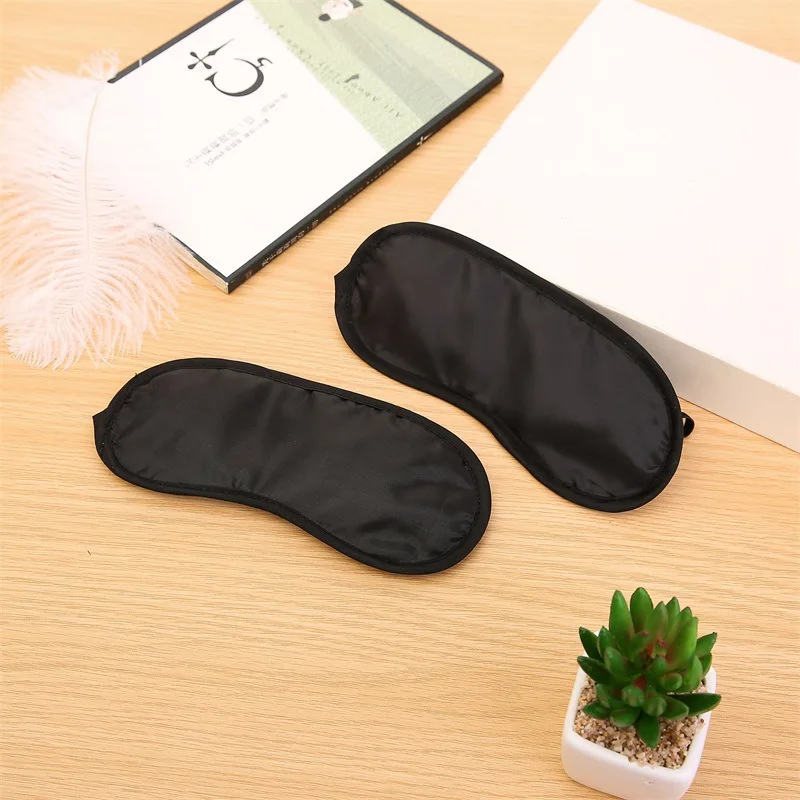 A lightweight, breathable black sleep mask that blocks light, perfect for sleeping and quick naps
A lightweight, breathable black sleep mask that blocks light, perfect for sleeping and quick naps