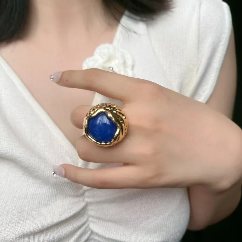 Retro Red Gemstone Ring for Women Gold Hollow Metal Ring Fingertip Fashion Jewelry Daily Accessory Exaggerated Index Ring
Retro Red Gemstone Ring for Women Gold Hollow Metal Ring Fingertip Fashion Jewelry Daily Accessory Exaggerated Index Ring