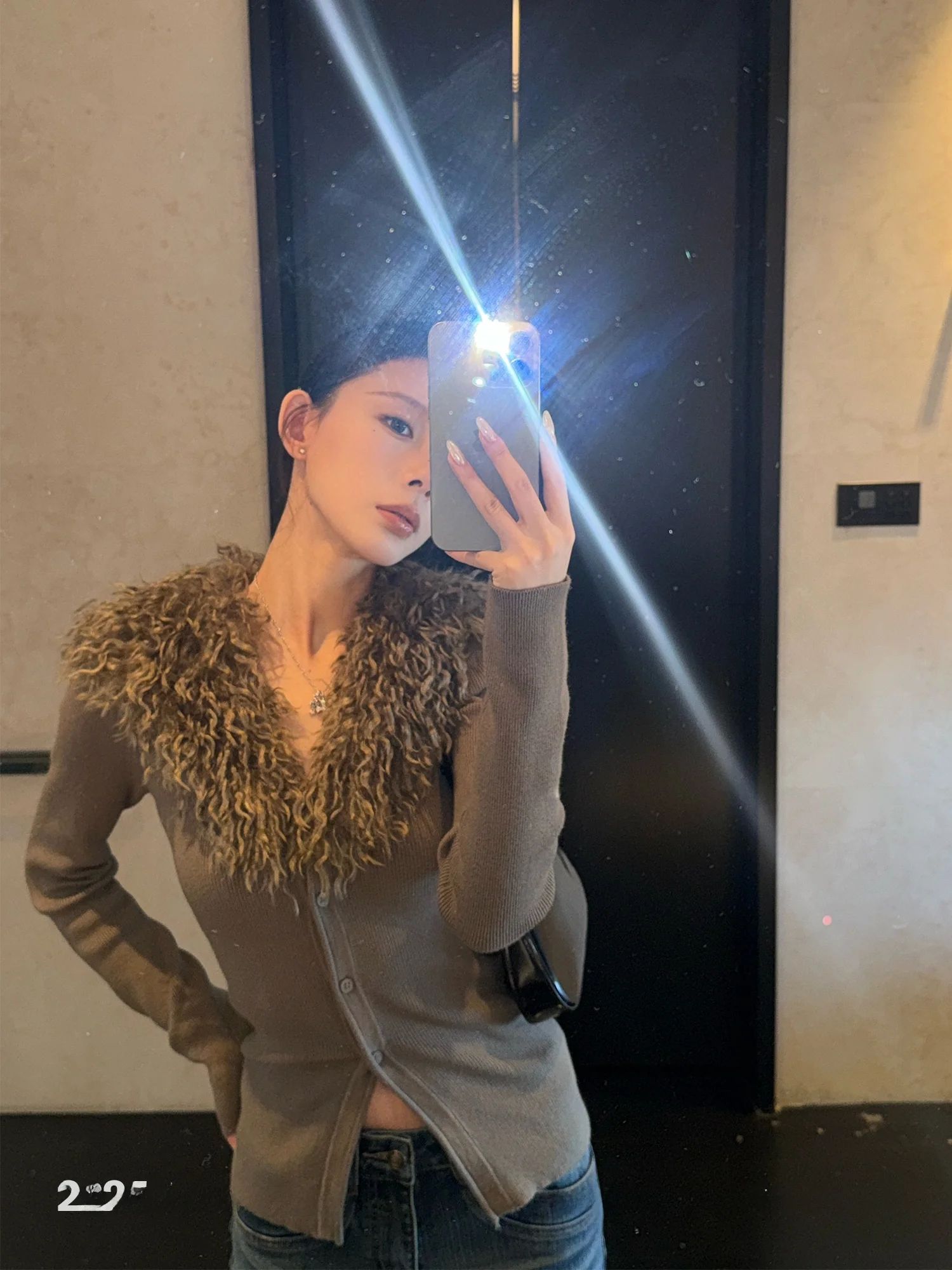 Slim Fit V-Ne Knitted Sweater Women's Winter Faion Design Rabbit Fur Core Spun Yarn Collar Open Cardigan Long Sve Soli...
Slim Fit V-Ne Knitted Sweater Women's Winter Faion Design Rabbit Fur Core Spun Yarn Collar Open Cardigan Long Sve Soli...