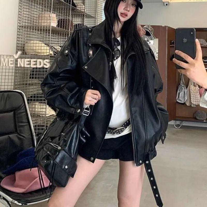 Fashion Locomotive Leather Jacket Women's Autumn 2026 New Loose Short PU Jacket Streetwear Female Zipper Outwear
Fashion Locomotive Leather Jacket Women's Autumn 2026 New Loose Short PU Jacket Streetwear Female Zipper Outwear