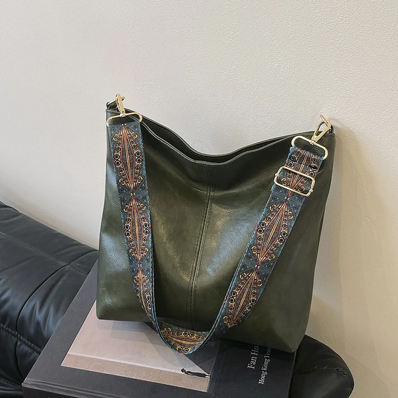 Ladies' high-end retro soft leather versatile shoulder tote bag, handbag, crossbody bag, commuting bag,Pattern design
Ladies' high-end retro soft leather versatile shoulder tote bag, handbag, crossbody bag, commuting bag,Pattern design