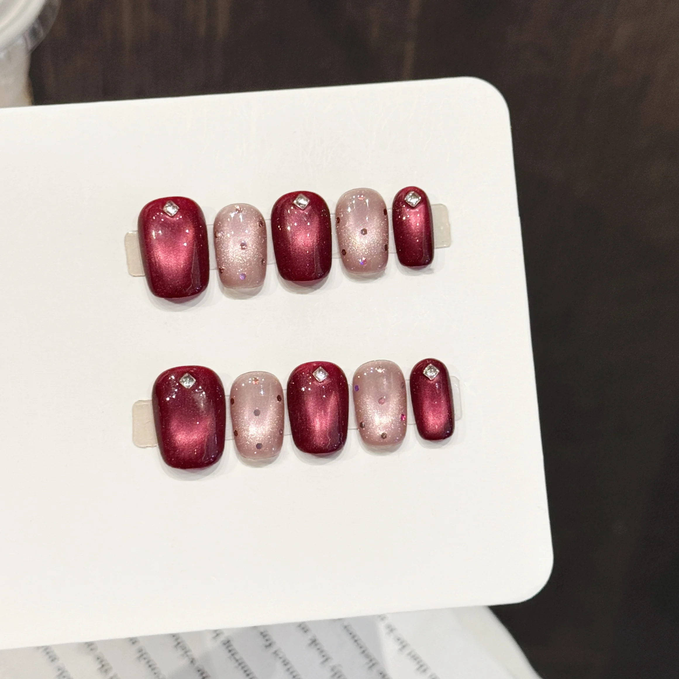 10pcs Handmade Pressed Coffin Nail,Beautiful Fake Nails,Wine Red And Pink Contrast Flash Diamonds,Suitable For Women To Use
10pcs Handmade Pressed Coffin Nail,Beautiful Fake Nails,Wine Red And Pink Contrast Flash Diamonds,Suitable For Women To Use