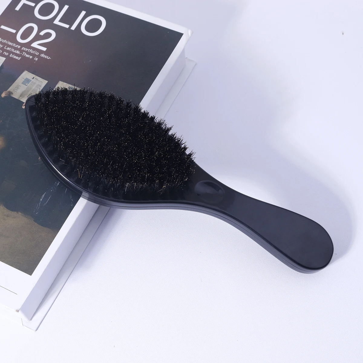 Men's curly hair brush, plastic handle, bristle brush, thick bristles, curved design combing comb, special for real hair wigs
Men's curly hair brush, plastic handle, bristle brush, thick bristles, curved design combing comb, special for real hair wigs
