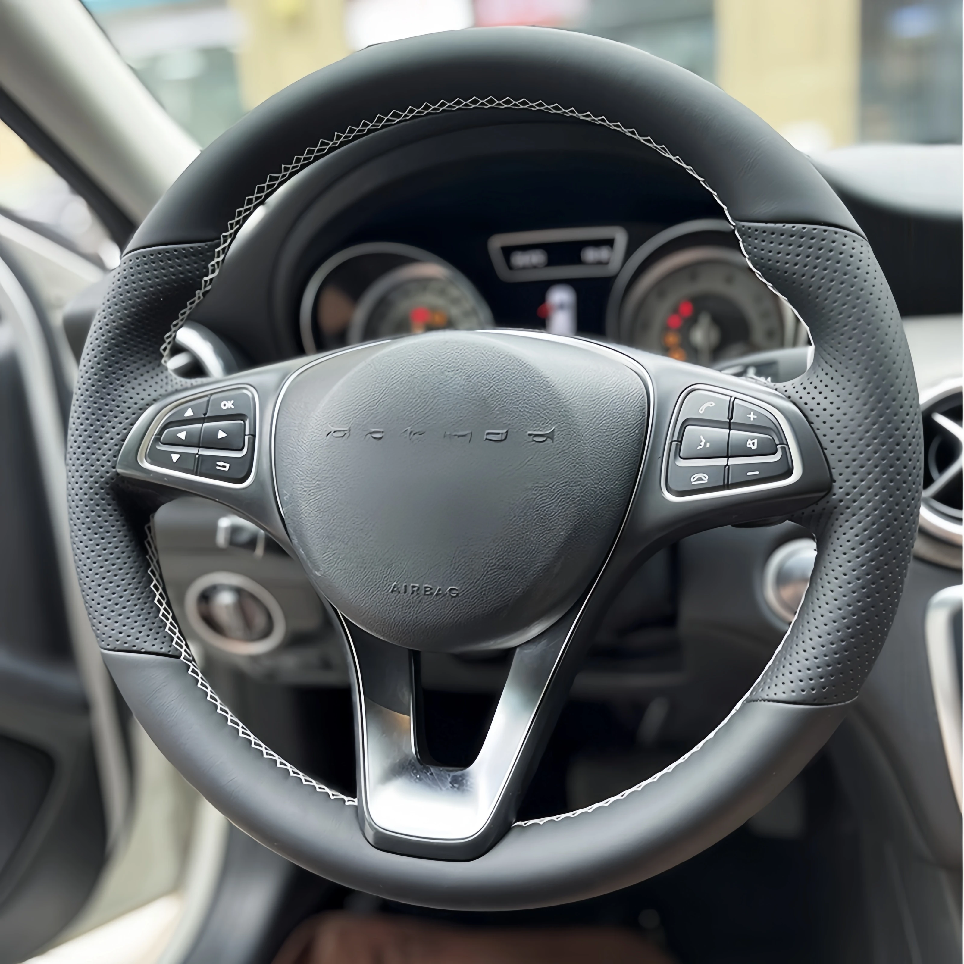 Dedicated hand-stitched steering wheel covers for Mercedes-Benz C-Class, E-Class, GLC260, C200, E300, GLA, GLE and CLA. Hand-sew
Dedicated hand-stitched steering wheel covers for Mercedes-Benz C-Class, E-Class, GLC260, C200, E300, GLA, GLE and CLA. Hand-sew