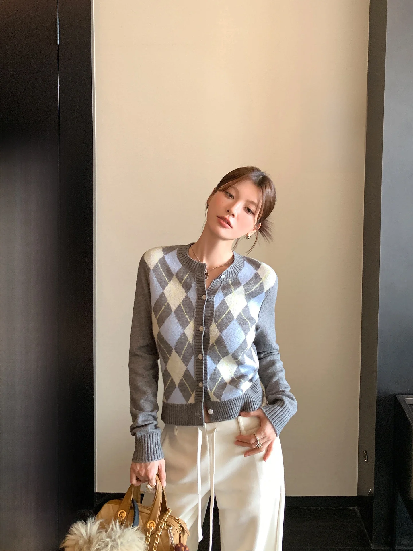 LIONE Miu Vintage High nce Sensation вязаный открытый кардиган Diamond id Color Blo женский длинный све круглый Ne P...
LIONE Miu Vintage High nce Sensation вязаный открытый кардиган Diamond id Color Blo женский длинный све круглый Ne P...