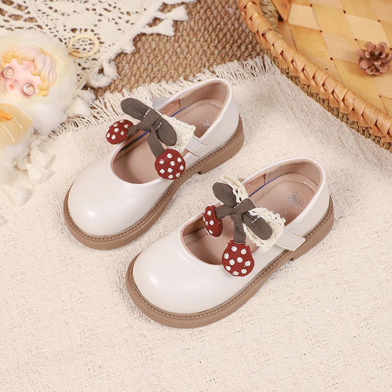 Детские туфли-балетки с круглым носком, универсальные кожаные туфли для девочек с милыми бантиками, новая модная коллекция 2026 года, туфли-принцессы с мягкой подошвой
Детские туфли-балетки с круглым носком, универсальные кожаные туфли для девочек с милыми бантиками, новая модная коллекция 2026 года, туфли-принцессы с мягкой подошвой