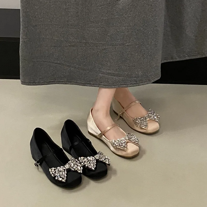 Rhinestone bow Mary Jane shoes women 2026 new satin temperament is not tired foot heightened sole shoes
Rhinestone bow Mary Jane shoes women 2026 new satin temperament is not tired foot heightened sole shoes