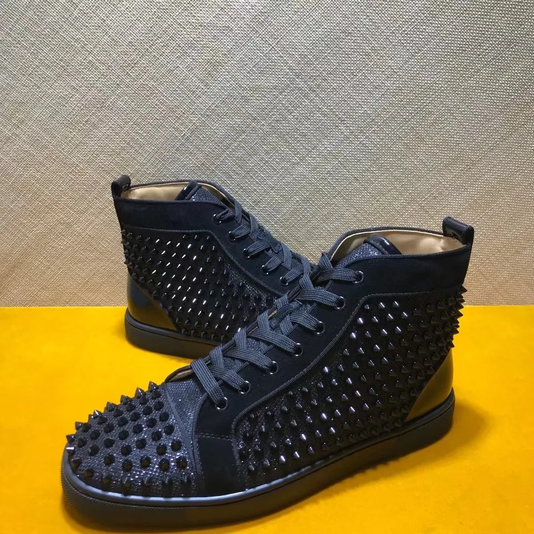 Роскошные высокие мужские прогулочные повседневные туфли с заклепками, обувь на плоской подошве, кроссовки, черные блестящие кожаные кроссовки с красной подошвой для мужчин
Роскошные высокие мужские прогулочные повседневные туфли с заклепками, обувь на плоской подошве, кроссовки, черные блестящие кожаные кроссовки с красной подошвой для мужчин