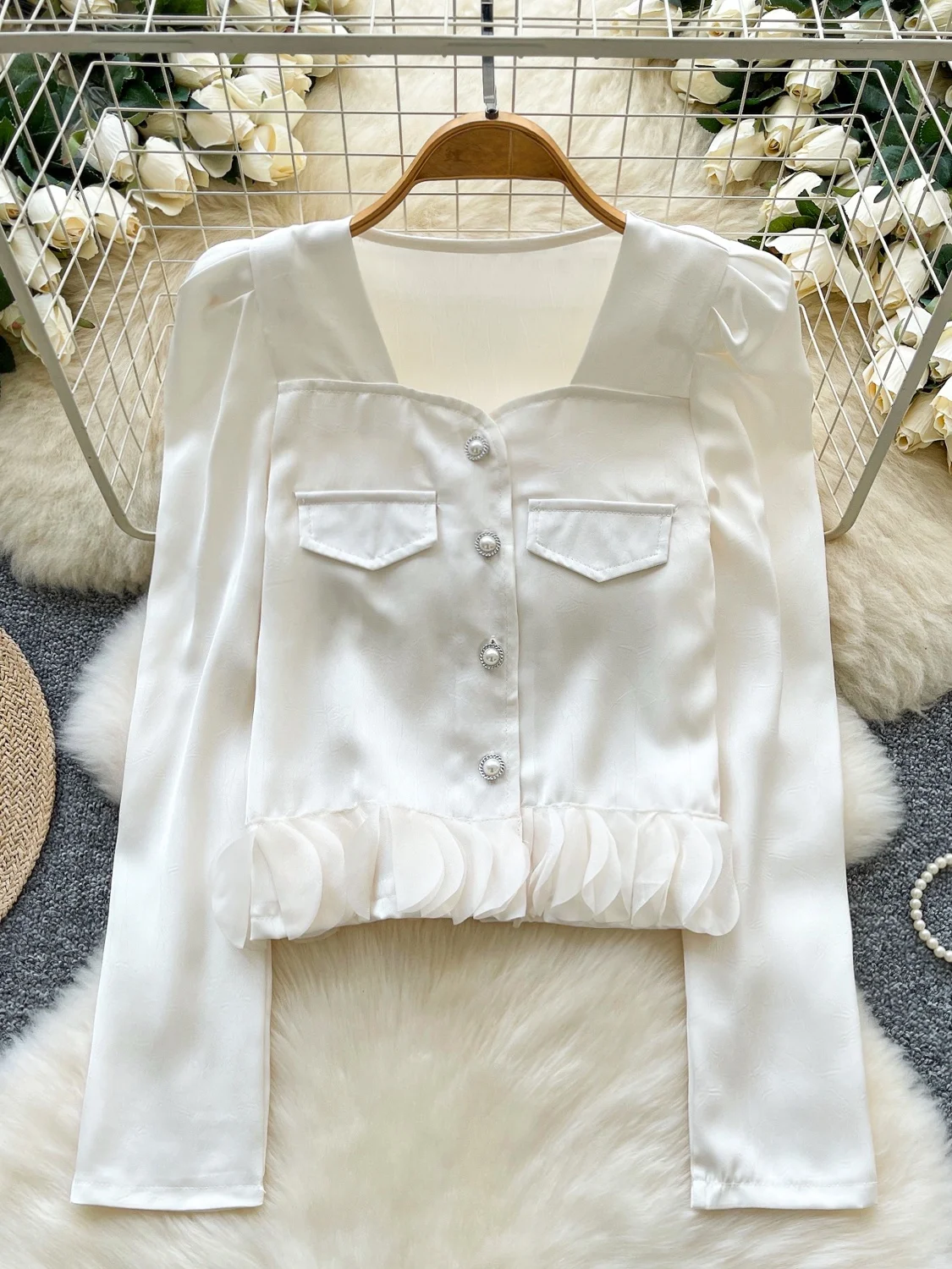 Ele Long Sve Satin irt Women's Square Collar Slimming Versatile Chic Top French Sle Loose Fit Commute Suitable
Ele Long Sve Satin irt Women's Square Collar Slimming Versatile Chic Top French Sle Loose Fit Commute Suitable