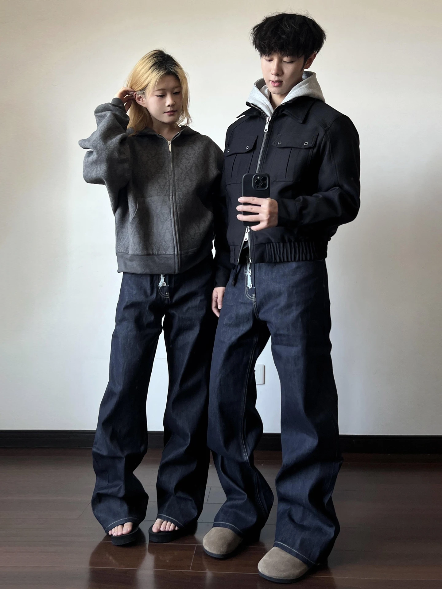 American Retro Wide Leg Denim Blue Jeans Men's Casual Straight Cut Trousers Autumn High-End Feelings Loose Fit Jeans
American Retro Wide Leg Denim Blue Jeans Men's Casual Straight Cut Trousers Autumn High-End Feelings Loose Fit Jeans