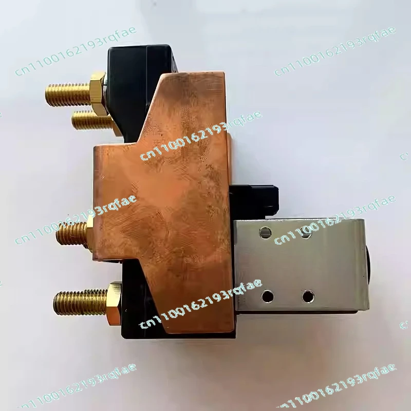 Applicable for Linde Forklift Parts 0009703503 Current Contactor 335/1275/1276/1286
Applicable for Linde Forklift Parts 0009703503 Current Contactor 335/1275/1276/1286