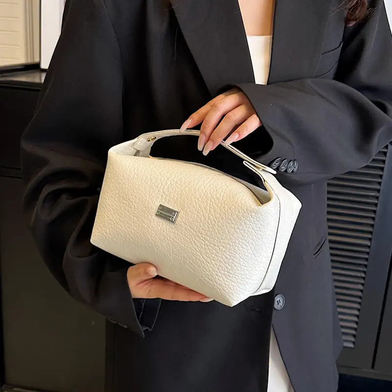 2024 New Handheld Makeup Bag PU Material Large Capacity Skincare Product Storage Bag Convenient Travel Wash Bag
2024 New Handheld Makeup Bag PU Material Large Capacity Skincare Product Storage Bag Convenient Travel Wash Bag