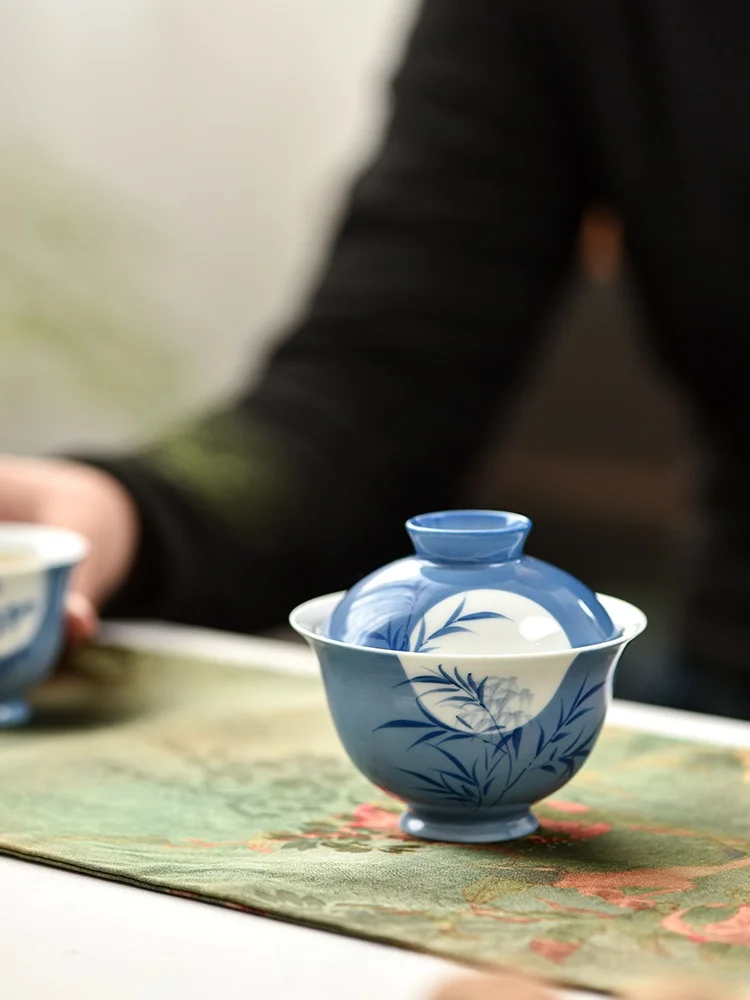 Hand-Painted Cerc Tea Bowl High-End Home Use Sancai Bowl Tea Brewing Cup for Drinking And Offering Tea in Tea Sets
Hand-Painted Cerc Tea Bowl High-End Home Use Sancai Bowl Tea Brewing Cup for Drinking And Offering Tea in Tea Sets