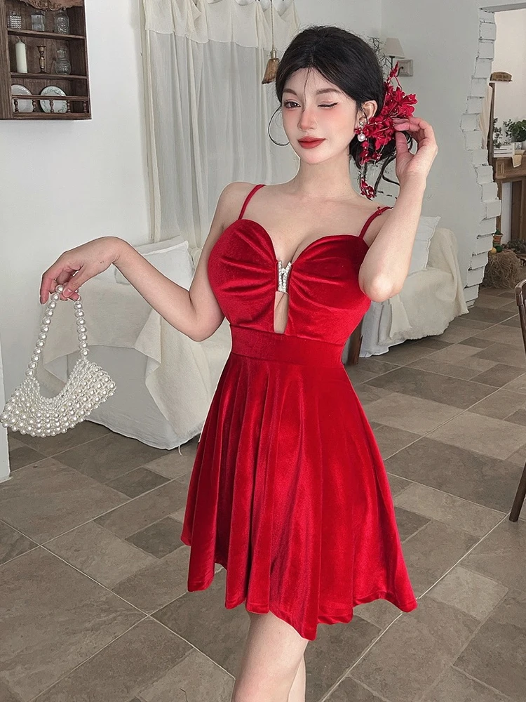 Sexy Vintage Velvet Belted Slimming Strap Dr Low Cut Par Dr ort A-Line Skirt for Young Women in Autumn Winter
Sexy Vintage Velvet Belted Slimming Strap Dr Low Cut Par Dr ort A-Line Skirt for Young Women in Autumn Winter