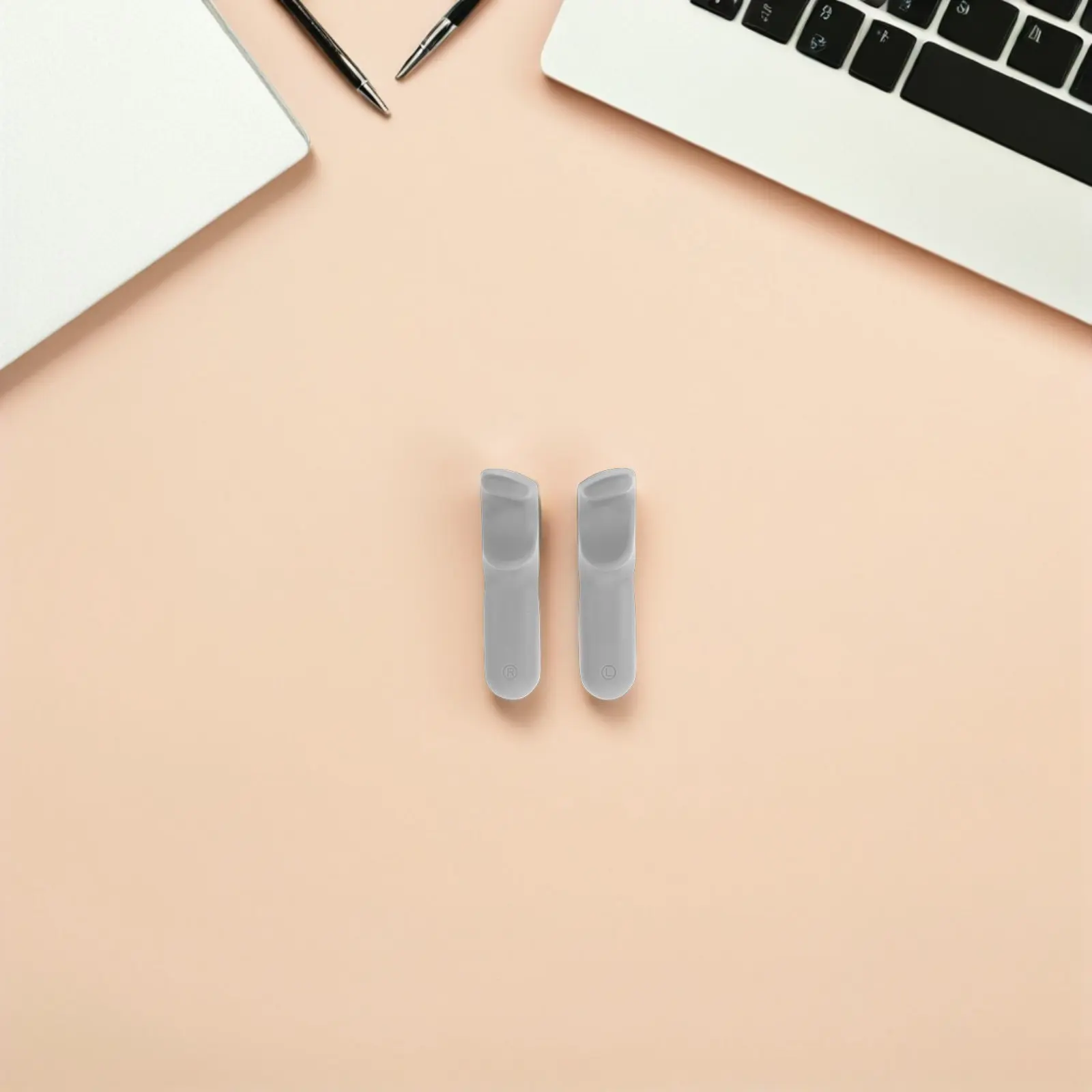 1Pair Silicone Tablet Gaming Handles Anti-Slip Grip Gamepad Controller for Mobile Gaming Enhanced Precision Tablet Game
1Pair Silicone Tablet Gaming Handles Anti-Slip Grip Gamepad Controller for Mobile Gaming Enhanced Precision Tablet Game
