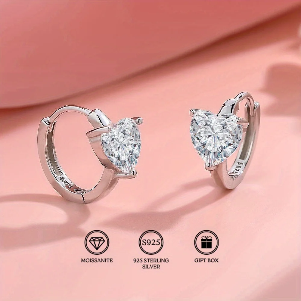 1pair 1.2 Ct Glistening Moissanite Stud Earrings in 925 Silver, Complements Both Casual and Formal Looks, Ideal Graduation Gift.
1pair 1.2 Ct Glistening Moissanite Stud Earrings in 925 Silver, Complements Both Casual and Formal Looks, Ideal Graduation Gift.