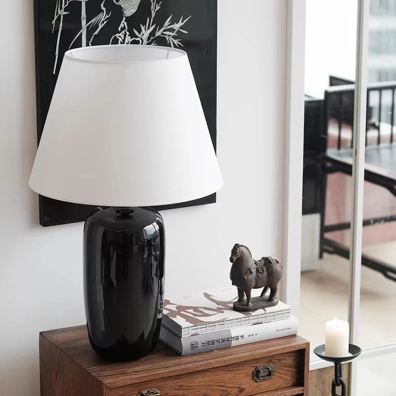 Retro bright black American handmade ceramic desk lamp Bedroom bedside decorative lamp
Retro bright black American handmade ceramic desk lamp Bedroom bedside decorative lamp