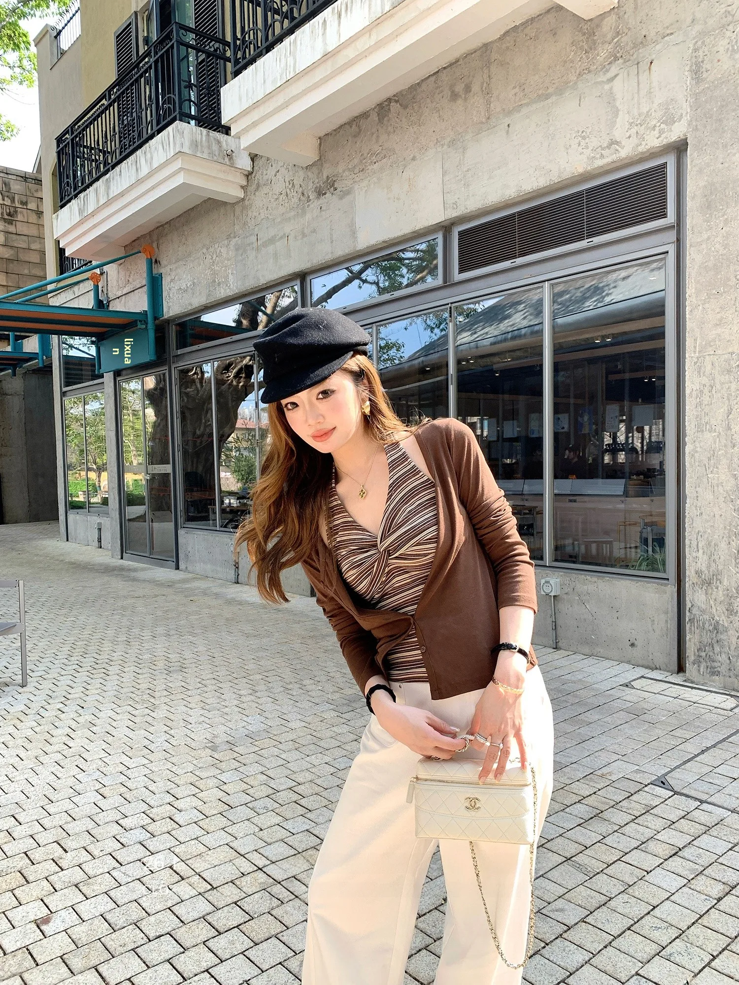 AeoAlways' Jennie Daily Hanging Neck Vest Set Women's New Summer Sun Protection Open Cardigan Two-Piece Set Fashionable Shorts
AeoAlways' Jennie Daily Hanging Neck Vest Set Women's New Summer Sun Protection Open Cardigan Two-Piece Set Fashionable Shorts