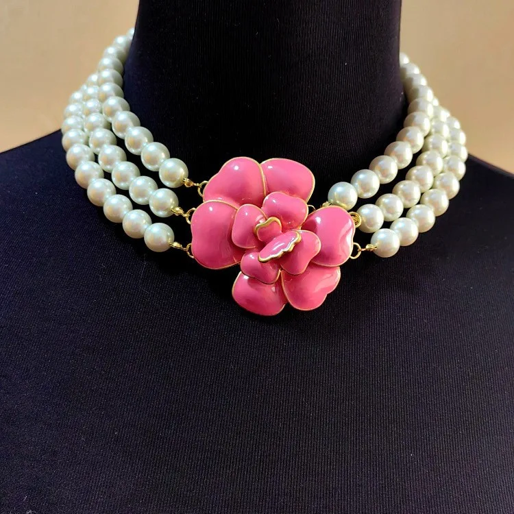 Designer Luxury Multi-layered Pearl Pink Flowers for Women Fashion Charm Gold-plated Multi-layered Women's Pearl Necklace
Designer Luxury Multi-layered Pearl Pink Flowers for Women Fashion Charm Gold-plated Multi-layered Women's Pearl Necklace