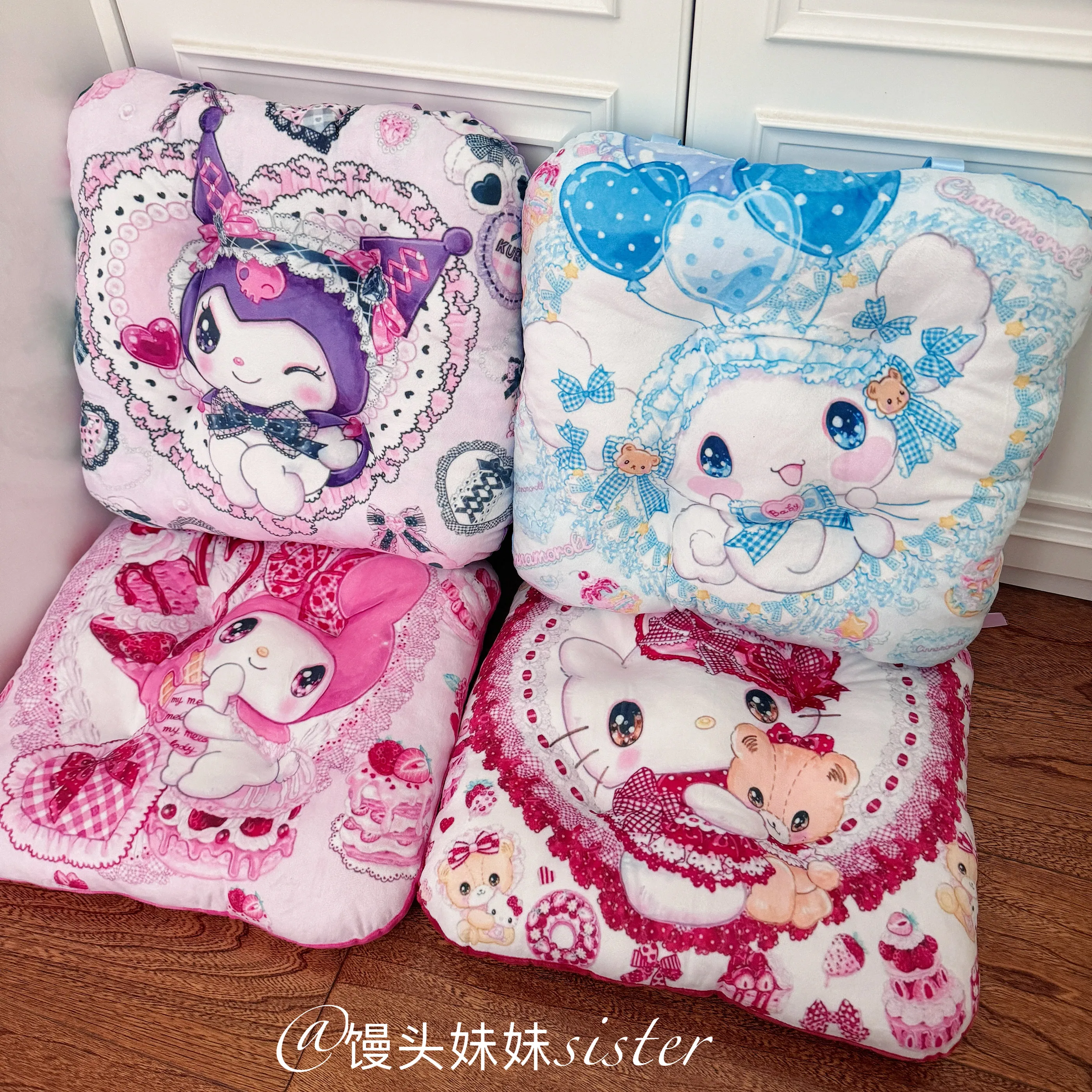 Sanrio удобная подушка для сидения в стиле Лолиты, подушка для спины Kuromi Hello Kitty My Melody Cinnamoroll, теплая подушка для дивана для девочек
Sanrio удобная подушка для сидения в стиле Лолиты, подушка для спины Kuromi Hello Kitty My Melody Cinnamoroll, теплая подушка для дивана для девочек