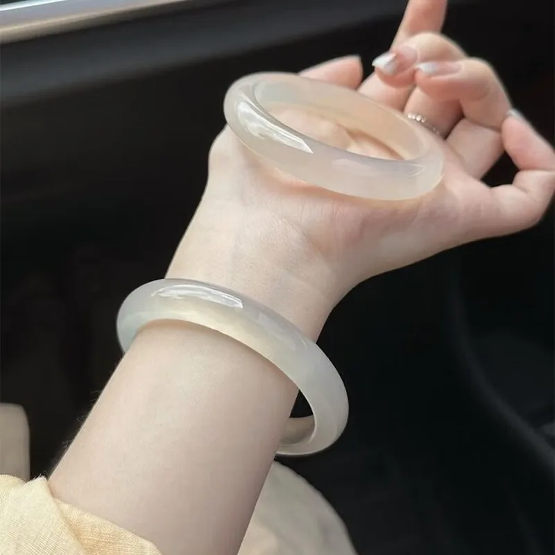 New High-ice Agate Bracelet, Ice-through Fashion Daily Chalcedony Bracelet
New High-ice Agate Bracelet, Ice-through Fashion Daily Chalcedony Bracelet
