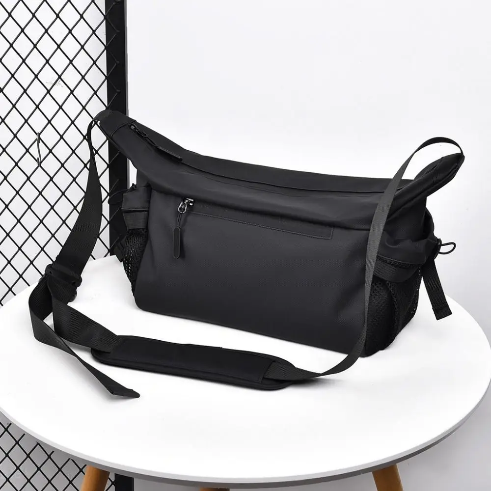 Wide Strap Large Capacity Waterproof Chest Bag Korean Adjustable Strap Men's Shoulder Bag Simple Zipper Casual Mailman Bag Work
Wide Strap Large Capacity Waterproof Chest Bag Korean Adjustable Strap Men's Shoulder Bag Simple Zipper Casual Mailman Bag Work