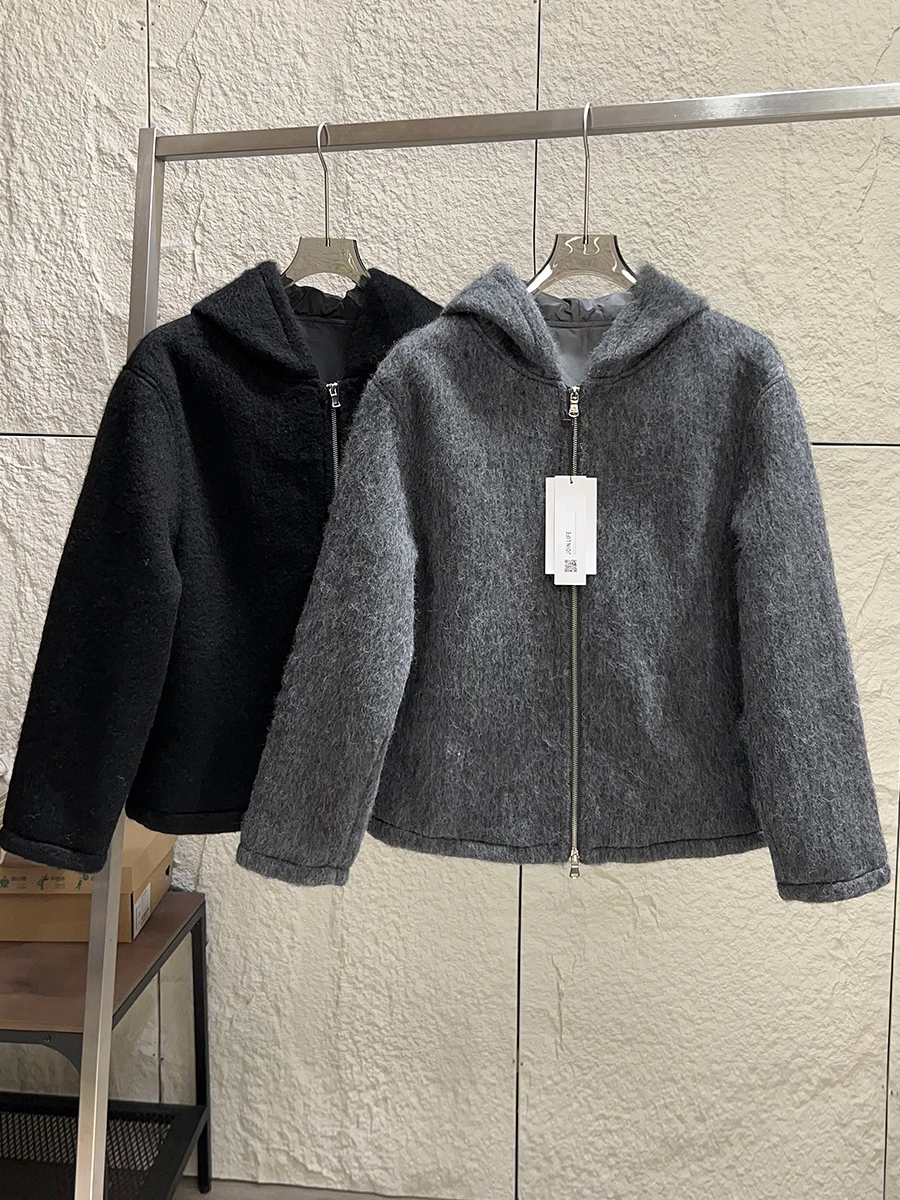 Thick Warm Autumn Winter Men's Fashionable Casual Loose Hooded Woolen Jacket Coat Youth Outdoor Long Sleeve Zipper Closure
Thick Warm Autumn Winter Men's Fashionable Casual Loose Hooded Woolen Jacket Coat Youth Outdoor Long Sleeve Zipper Closure