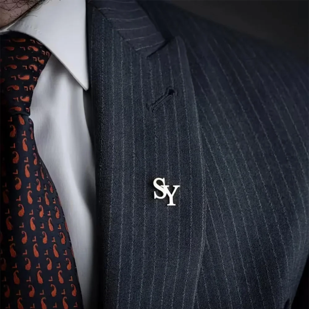 Fashion stainless steel custom first letter brooch groom's business event men's and women's wedding brooch men's jewelry gift
Fashion stainless steel custom first letter brooch groom's business event men's and women's wedding brooch men's jewelry gift