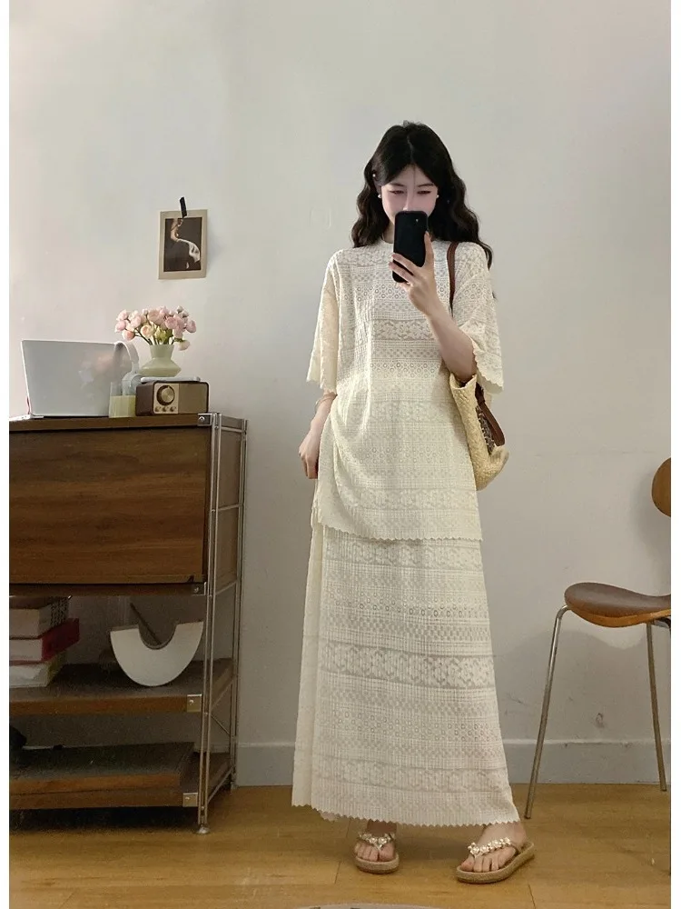 Women's Summer Lazy Style Loose Lace Hollow Short Sleeve T-shirt High Waist Skirt Two-piece Set Breathable Casual Fashion
Women's Summer Lazy Style Loose Lace Hollow Short Sleeve T-shirt High Waist Skirt Two-piece Set Breathable Casual Fashion