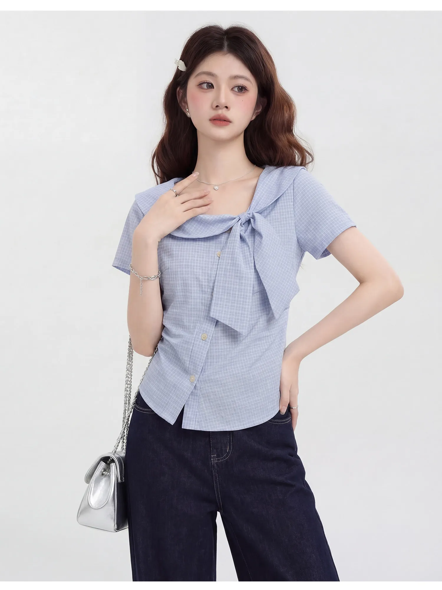New unique and beautiful checkered design, single wear women's shirt, summer versatile short sleeved top
New unique and beautiful checkered design, single wear women's shirt, summer versatile short sleeved top