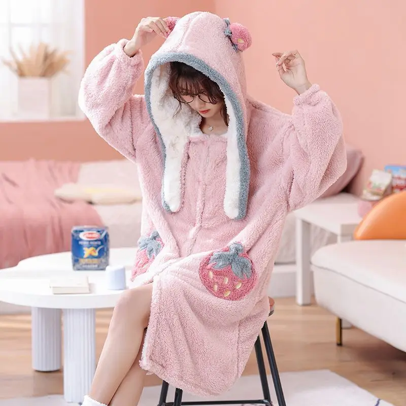 Autumn and winter pajamas, women's fruit strawberries, coral velvet pajamas, comfortable cotton velvet long pajamas, thickened
Autumn and winter pajamas, women's fruit strawberries, coral velvet pajamas, comfortable cotton velvet long pajamas, thickened