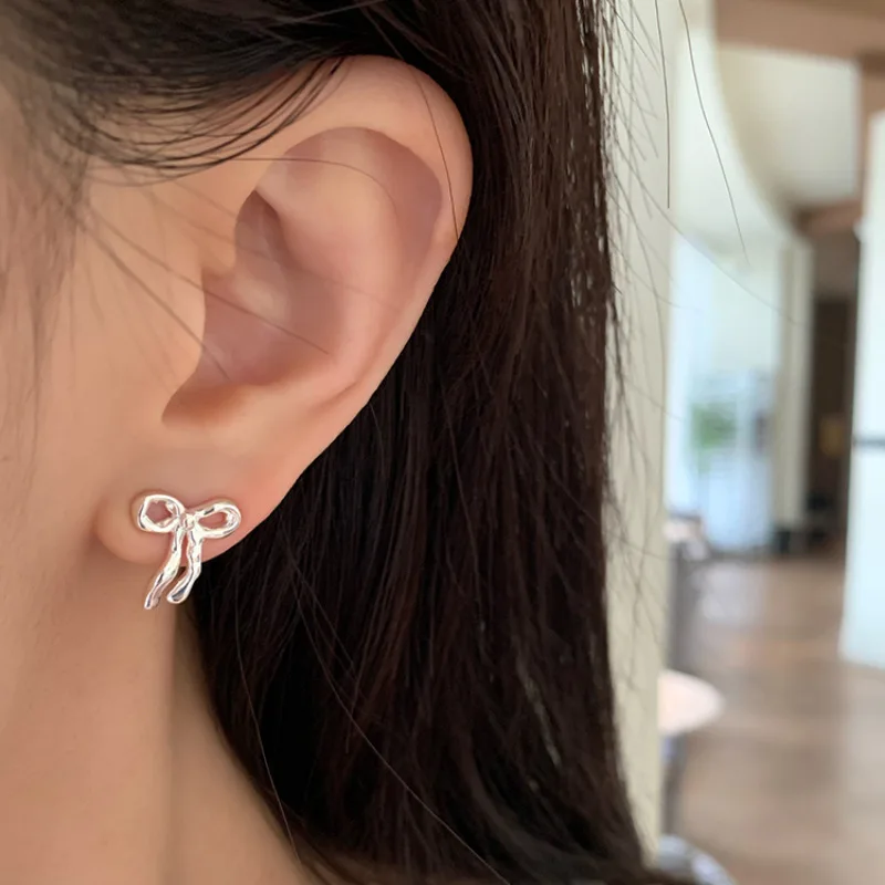 VENTFILLE 925 Sterling Silver Bow Knot Studs Earring for Women Hollowing Out Tassels Sweet Jewelry Gift Dropshipping
VENTFILLE 925 Sterling Silver Bow Knot Studs Earring for Women Hollowing Out Tassels Sweet Jewelry Gift Dropshipping