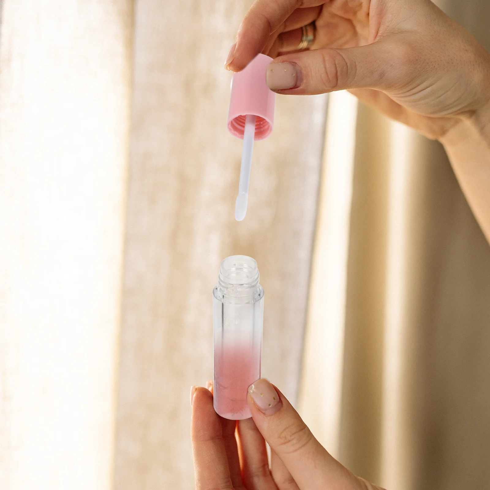 12Pcs Lip Gloss Bottle Transparent Small Size Portable Empty Lipstick Tube DIY Lip Color Container Travel Lipstick Bottle
12Pcs Lip Gloss Bottle Transparent Small Size Portable Empty Lipstick Tube DIY Lip Color Container Travel Lipstick Bottle