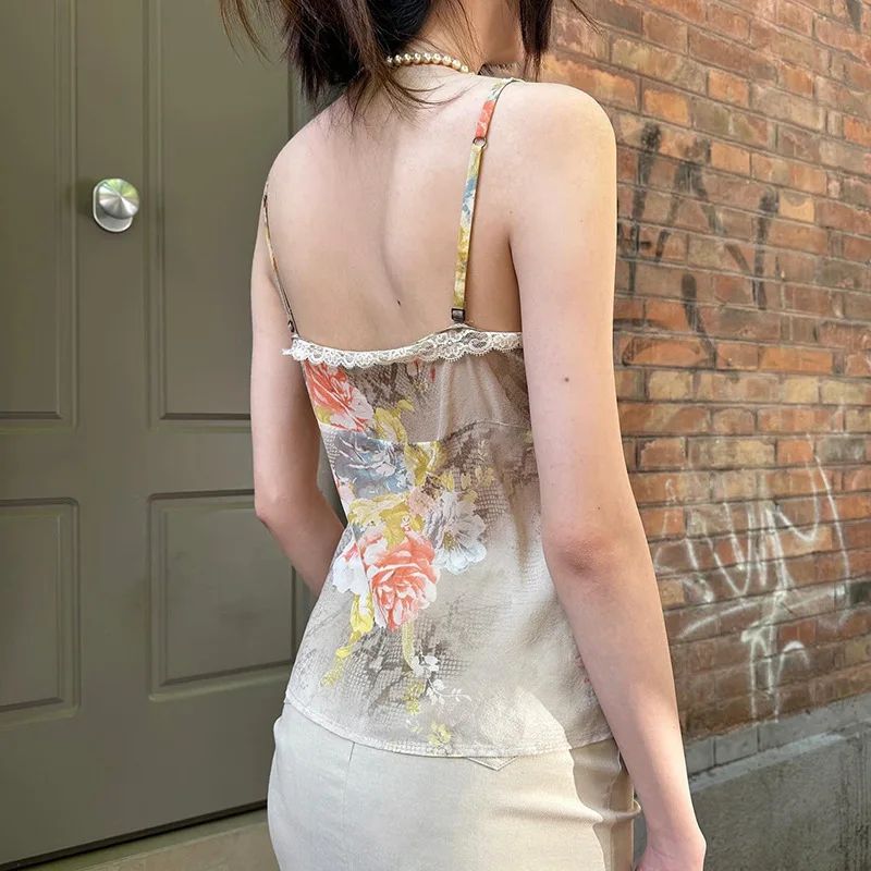 American Floral Lace Camisole Tank For Women's Outdoor Wear, New V-Neck Backless Vacation Style Hot Girl Top
American Floral Lace Camisole Tank For Women's Outdoor Wear, New V-Neck Backless Vacation Style Hot Girl Top