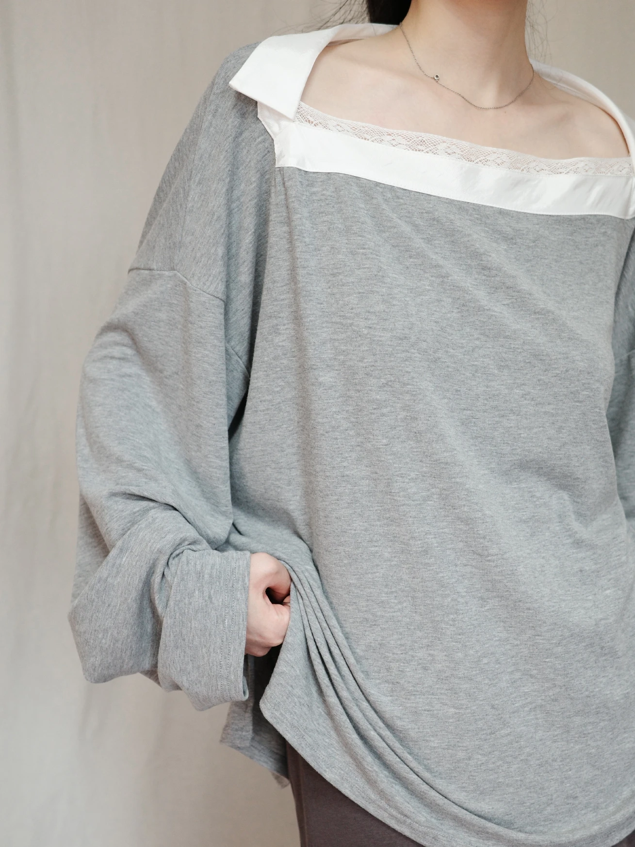 Lightweight Cotton Lace Patchwork One-oulder T-irt Women's Summer Faion Classic Sle Loose Fit ort Sve irt
Lightweight Cotton Lace Patchwork One-oulder T-irt Women's Summer Faion Classic Sle Loose Fit ort Sve irt