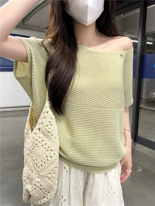 Loose Casual Knitted Short Sleeve T-Shirt Korean Style Leisure Breathable Pure Desire Fashionable Top for Young Women
Loose Casual Knitted Short Sleeve T-Shirt Korean Style Leisure Breathable Pure Desire Fashionable Top for Young Women