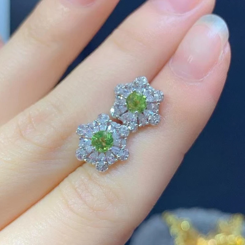 Allergy Free 925 Silver Stud Earrings 4mm VVS Natural Peridot Earrings with 18K Gold Plated Sterling Silver Peridot Jewelry
Allergy Free 925 Silver Stud Earrings 4mm VVS Natural Peridot Earrings with 18K Gold Plated Sterling Silver Peridot Jewelry