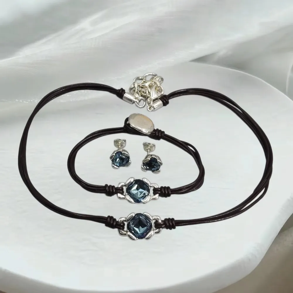 2026 Spain Sparkling socialite style colorful crystal set jewelry three piece set high-end gift
2026 Spain Sparkling socialite style colorful crystal set jewelry three piece set high-end gift