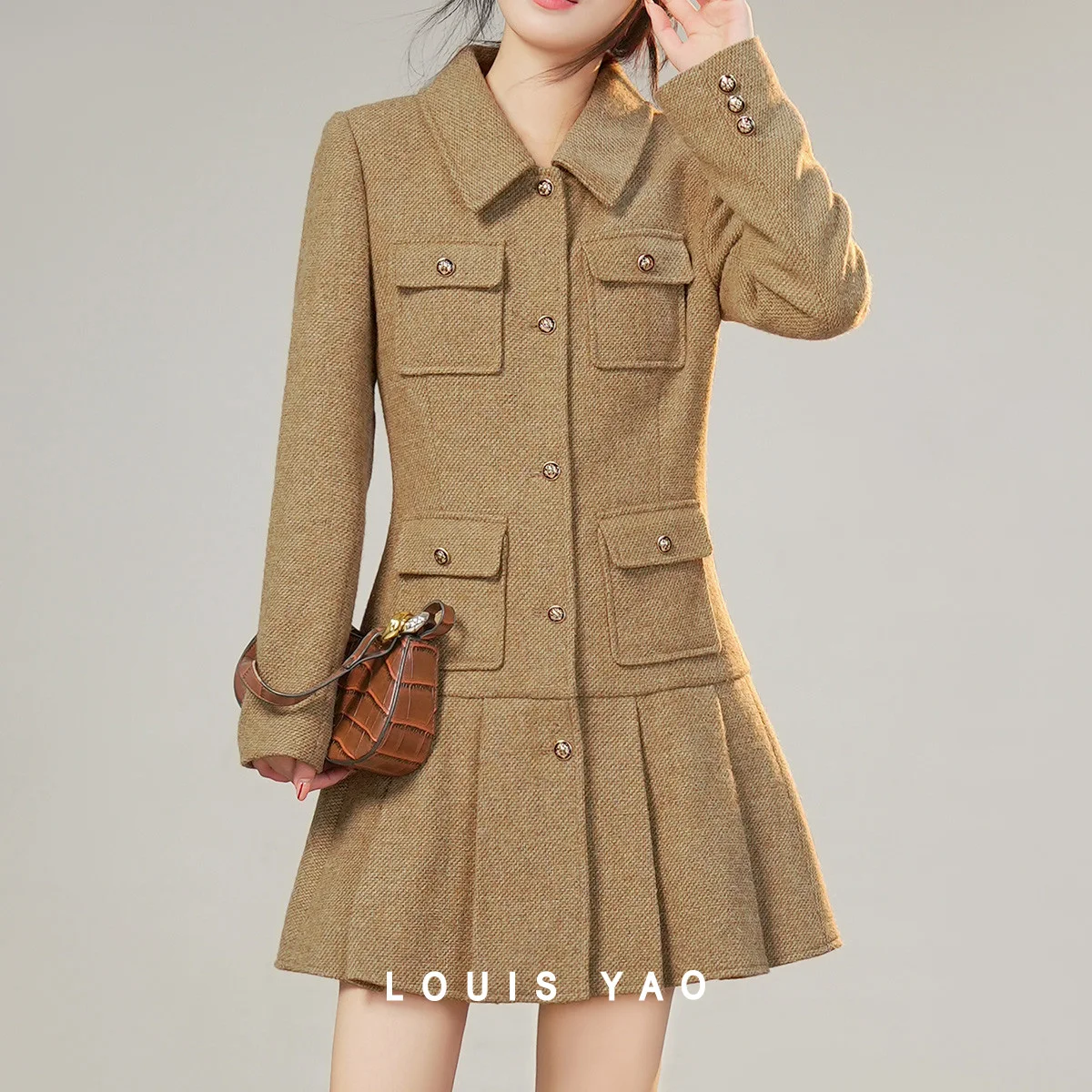 LOUIS YAO Khaki Dress-Style Coat 2025 Autumn/Winter Women's Jacket Elegant Style Thick Slim-Fit Women's Mid-Length Overcoat
LOUIS YAO Khaki Dress-Style Coat 2025 Autumn/Winter Women's Jacket Elegant Style Thick Slim-Fit Women's Mid-Length Overcoat