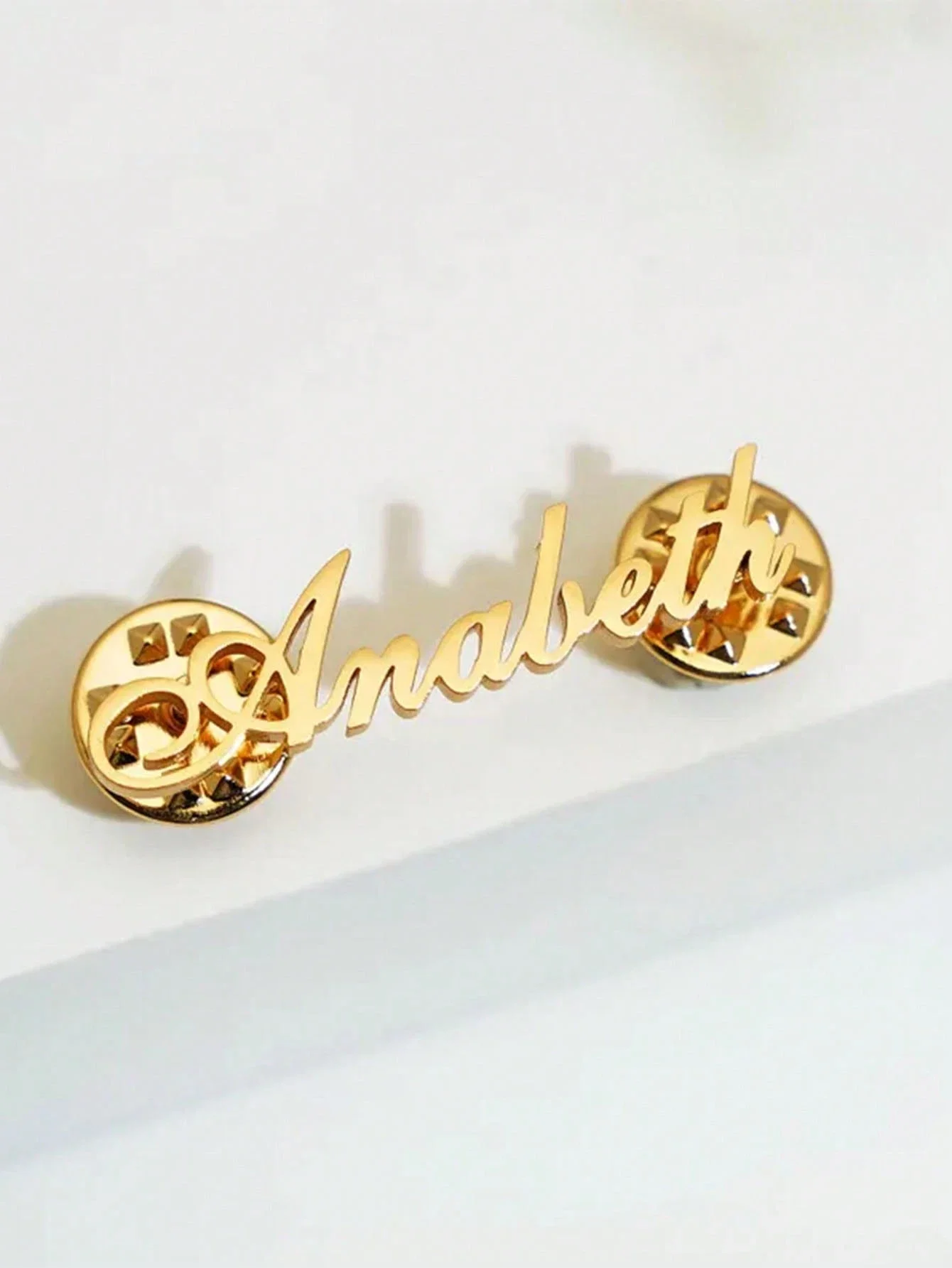 1pc Customized Name Brooch, Personalized Initial Badge Lapel Pin, Enamel Employee ID Tag, Party Gift, Vintage, Casual, Classic,
1pc Customized Name Brooch, Personalized Initial Badge Lapel Pin, Enamel Employee ID Tag, Party Gift, Vintage, Casual, Classic,
