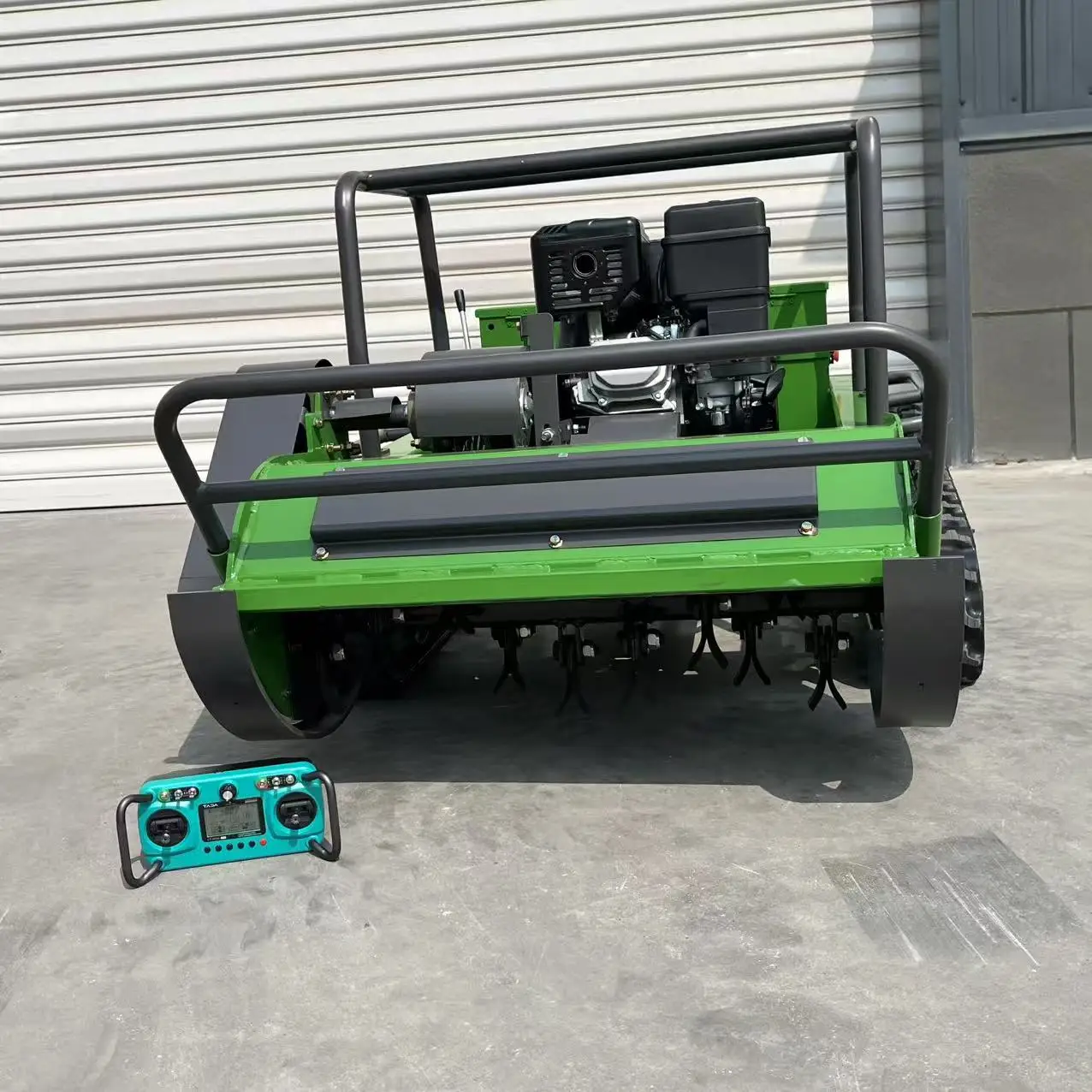 All-Terrain Robot Lawn Mower 800mm-1000mm Remote Control Diesel Engine Flail Mower Customized for Agriculture CE EPA Certified
All-Terrain Robot Lawn Mower 800mm-1000mm Remote Control Diesel Engine Flail Mower Customized for Agriculture CE EPA Certified