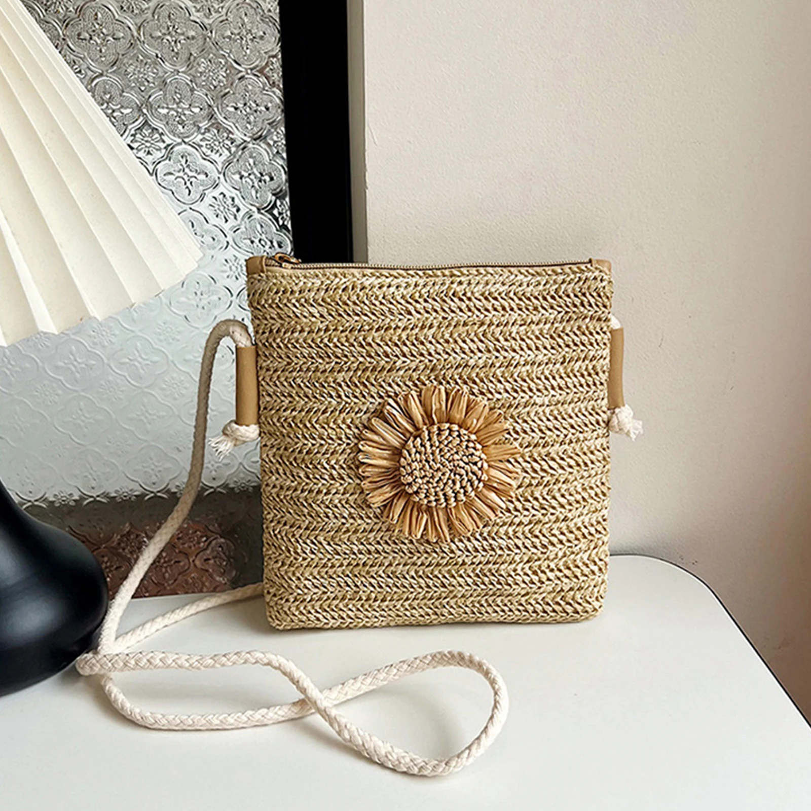 Fashion Straw Crossbody Bags for Women Trendy Woven Flower Mini Cell Phone Bag Wallet Purses Beach Handbag
Fashion Straw Crossbody Bags for Women Trendy Woven Flower Mini Cell Phone Bag Wallet Purses Beach Handbag