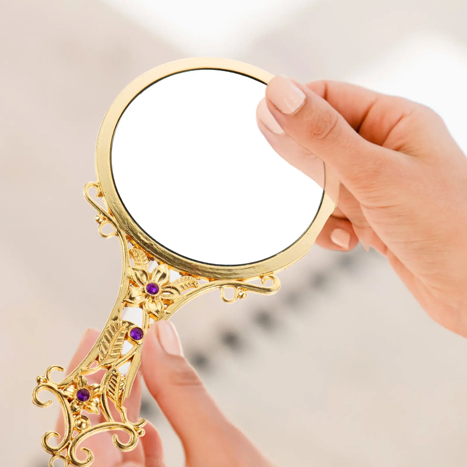 1Set Retro Flower Comb Set Mini Makeup Mirror High Definition Foldable Vanity Lightweight Portable Mirror for Women
1Set Retro Flower Comb Set Mini Makeup Mirror High Definition Foldable Vanity Lightweight Portable Mirror for Women