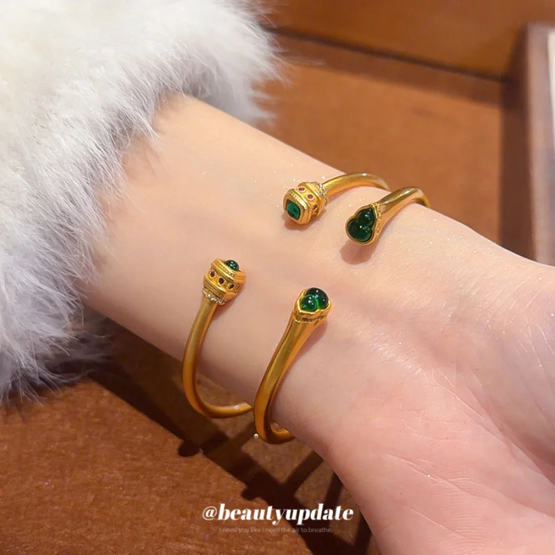 24kSand Gold Zircon Resin Gourd Open Bracelet New Style Vintage Bracelet Light Luxury High-End Women'S Jewelry Minimalist Gift
24kSand Gold Zircon Resin Gourd Open Bracelet New Style Vintage Bracelet Light Luxury High-End Women'S Jewelry Minimalist Gift