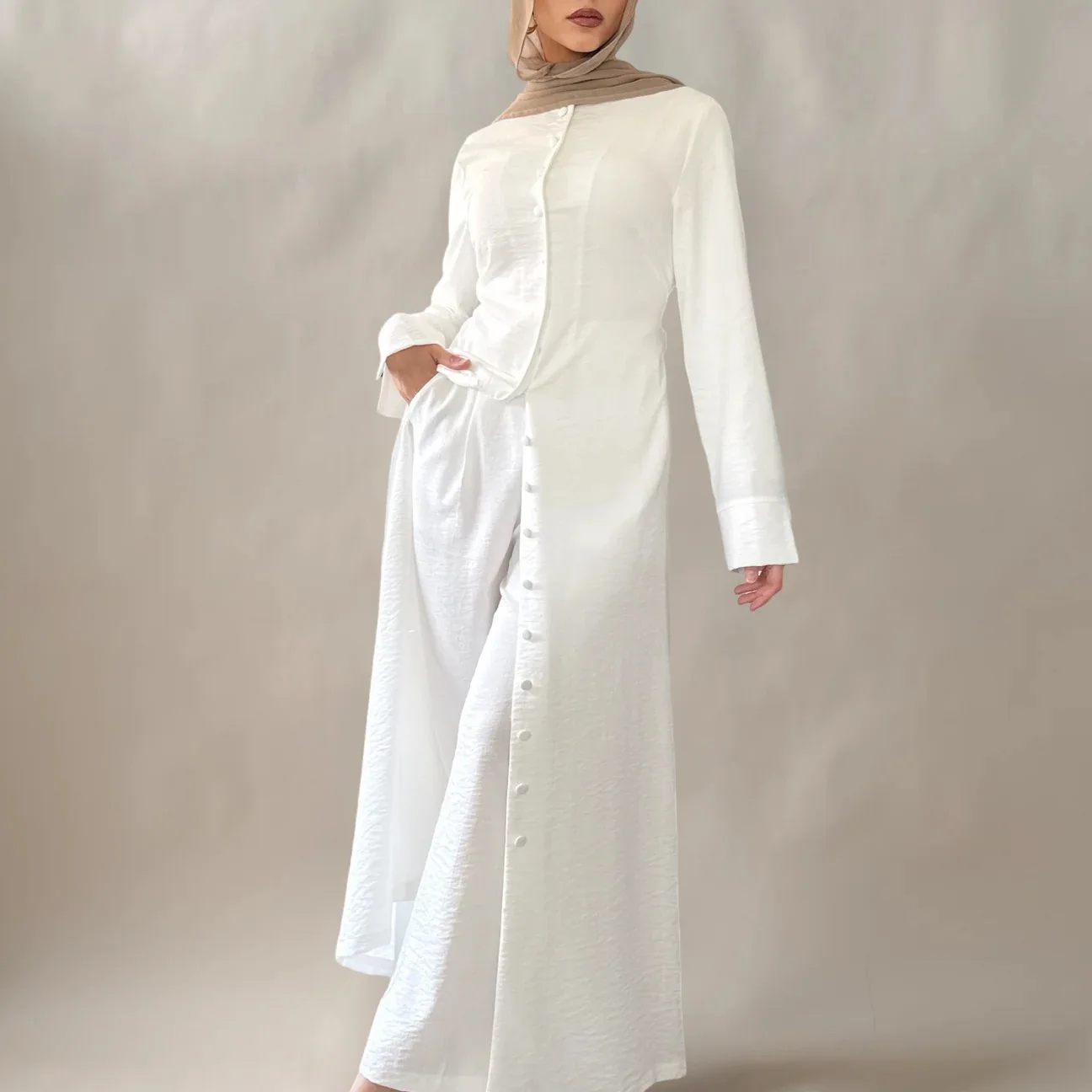 2PCS Ramadan Dubai Tops Pants Trousers Women Islam Clothing Turkey Outfits Muslim Sets Abaya Tracksuit Femme Musulmane Ensembles
2PCS Ramadan Dubai Tops Pants Trousers Women Islam Clothing Turkey Outfits Muslim Sets Abaya Tracksuit Femme Musulmane Ensembles