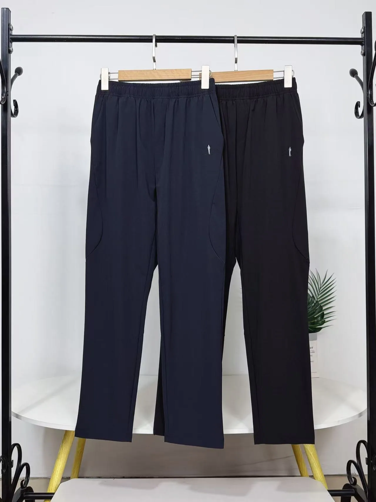 Ultra-Light Quick-Dry Men's Casual Pants Outdoor Commuting Sunscreen Breathable Elastic Comfortable Straight Leg Pants
Ultra-Light Quick-Dry Men's Casual Pants Outdoor Commuting Sunscreen Breathable Elastic Comfortable Straight Leg Pants