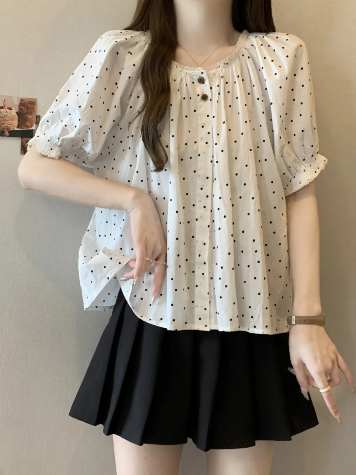 Summer Polka Dot Bubble Short Sleeve Women's Shirt Sweet Slimming Cover up Doll Top Korean Style Loose Fit Casual T-Shirt
Summer Polka Dot Bubble Short Sleeve Women's Shirt Sweet Slimming Cover up Doll Top Korean Style Loose Fit Casual T-Shirt