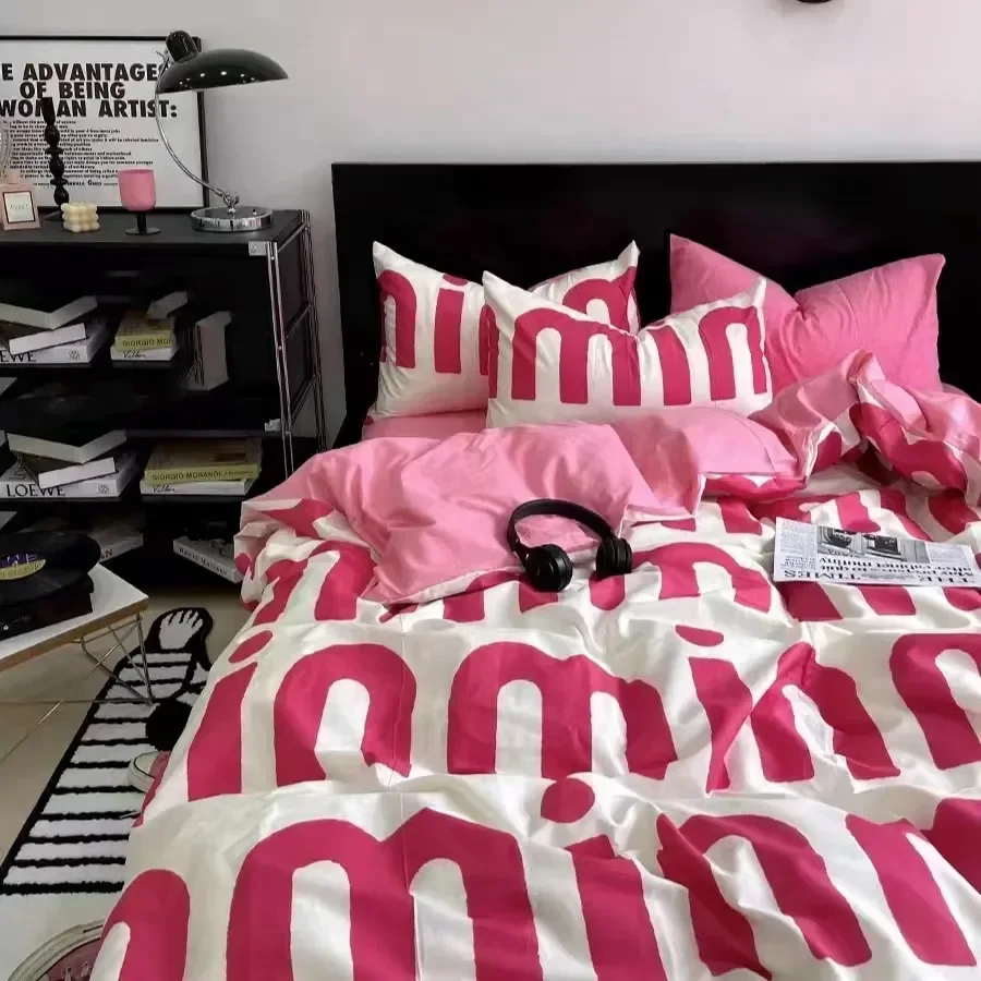Korean Style Pink Letter Bedding Set Flat Bed Sheet Pillowcase Twin Full Queen Size Nordic Bed Linen Women Girls Duvet Cover Set
Korean Style Pink Letter Bedding Set Flat Bed Sheet Pillowcase Twin Full Queen Size Nordic Bed Linen Women Girls Duvet Cover Set